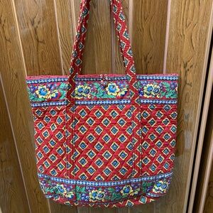 Vera Bradley Betsy Villa Quilted Shoulder Tote. In great condition!
